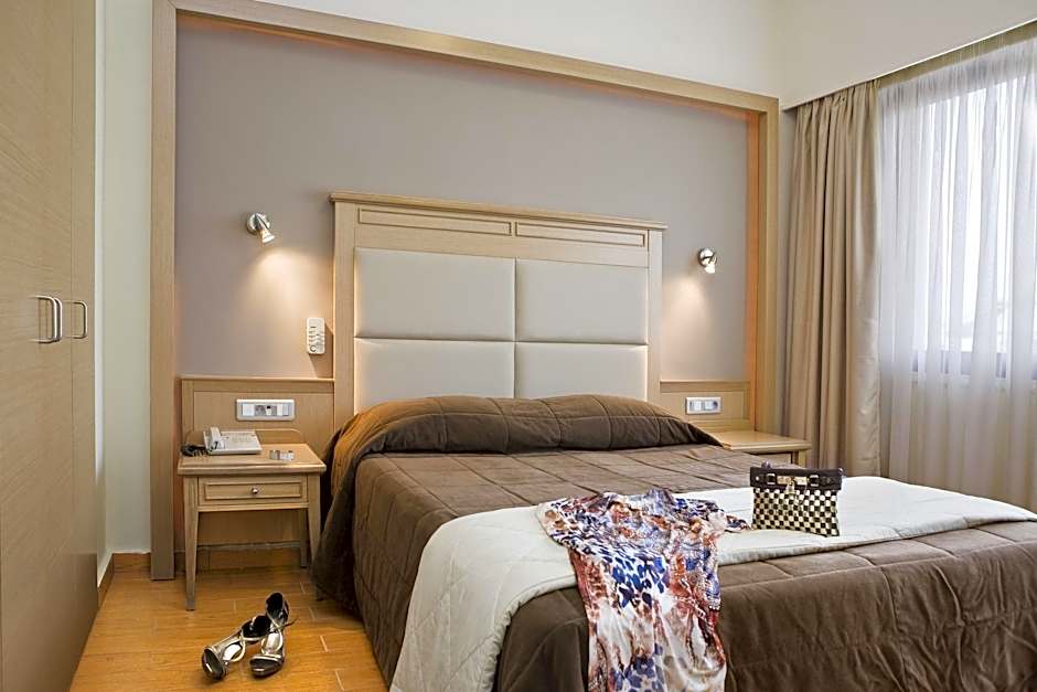 Parnon Hotel
