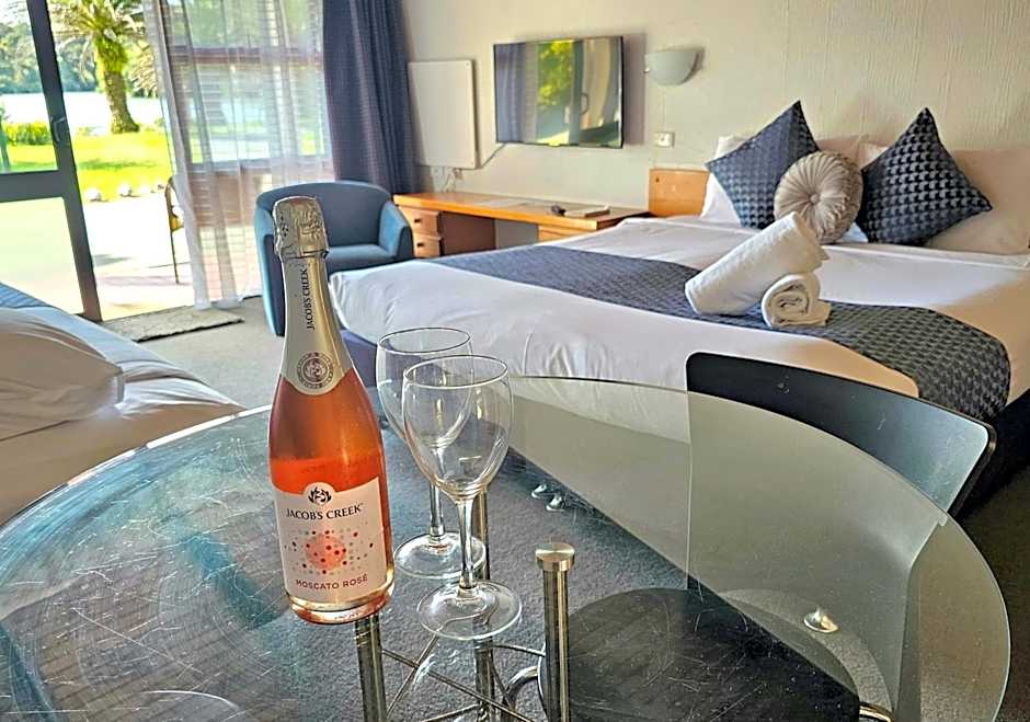 Haruru Falls Motel & Conference Centre