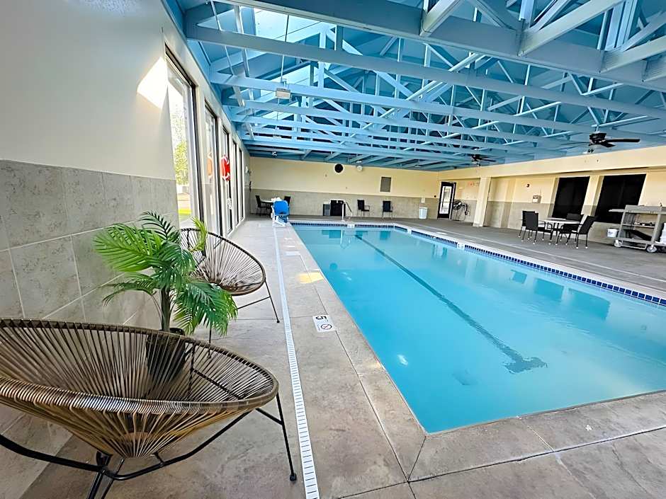 Ashbourne Hotel Canton/Hall of Fame I-77