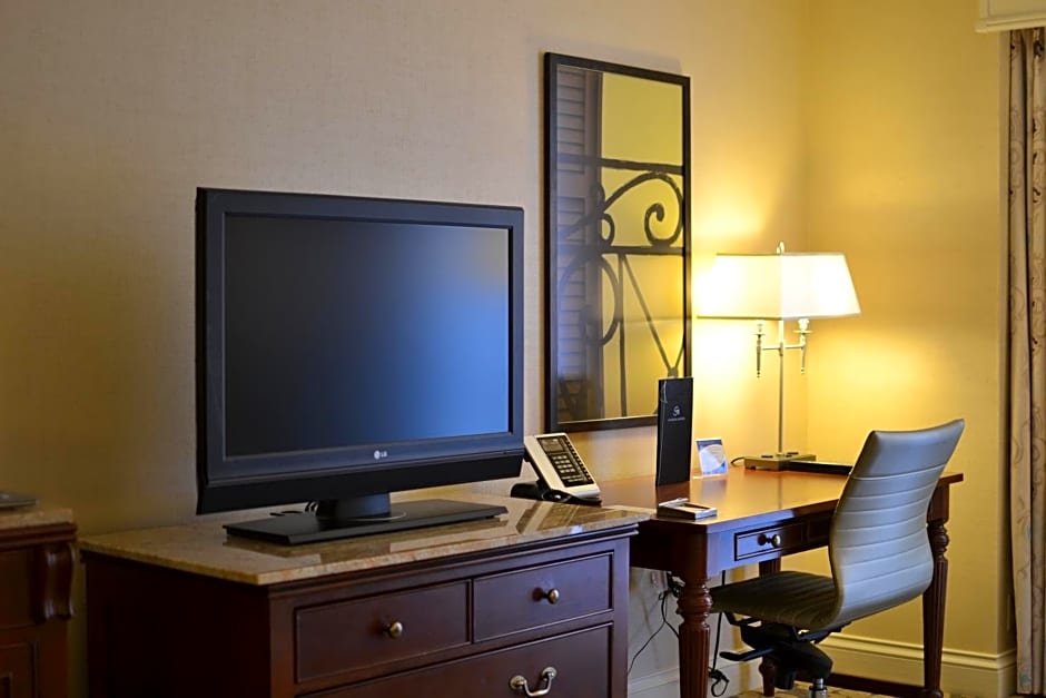 Hilton New Orleans Riverside