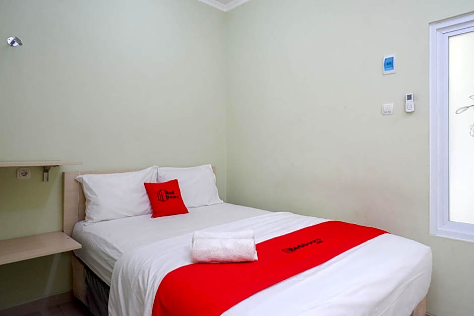 RedDoorz Syariah near Gerbang Tol Krapyak 2 Semarang