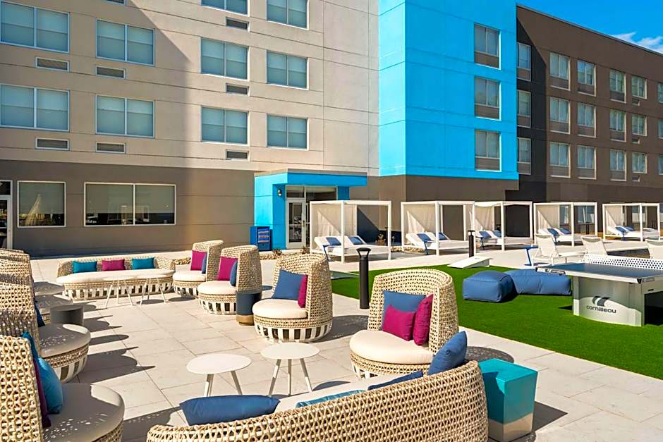 Hotel Lela Wilmington, Tapestry Collection by Hilton