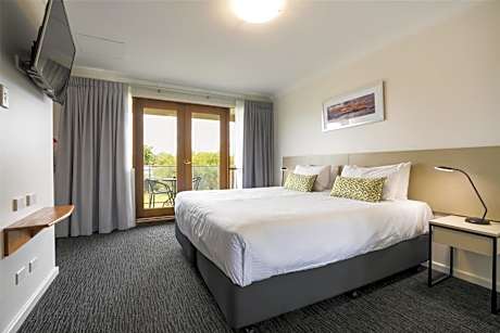 Nightcap at the Ship Inn