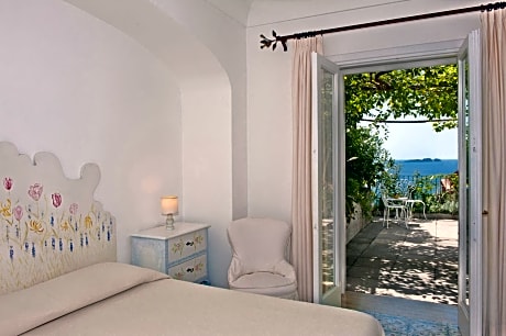 Standard Double or Twin Room with Partial Sea View
