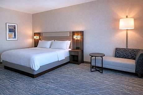Standard King Room with Mobility Accessible Tub