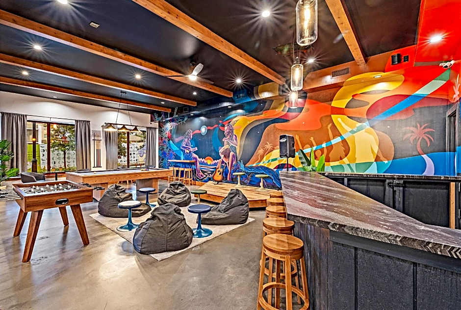 Howzit Hostels Maui
