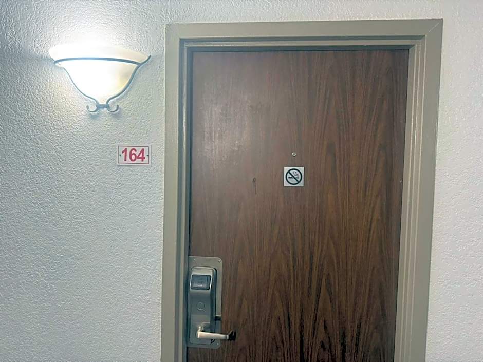 Express Inn & Suites