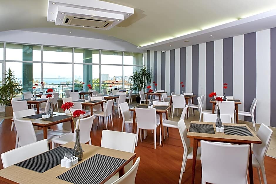 Luna Esperanca Centro Hotel