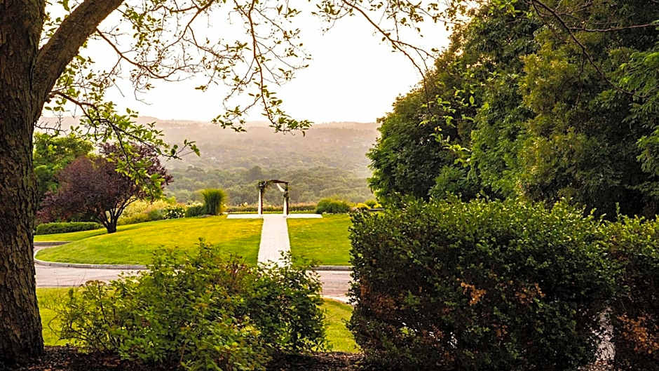 Woodcliff Hotel And Spa