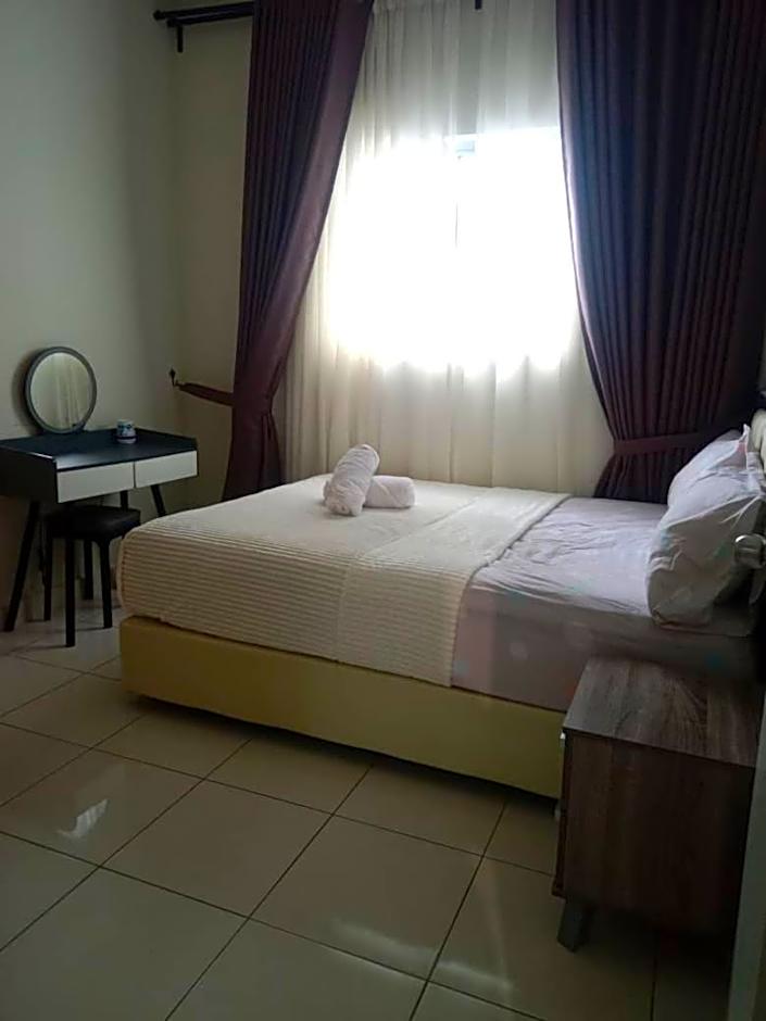 Casa D'Faiz Alanis near KLIA pool olympic size