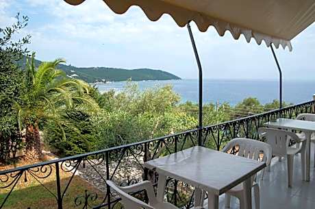 Apraos Bay Hotel In Kalamaki Beach, 100m from the lovely sandy beach