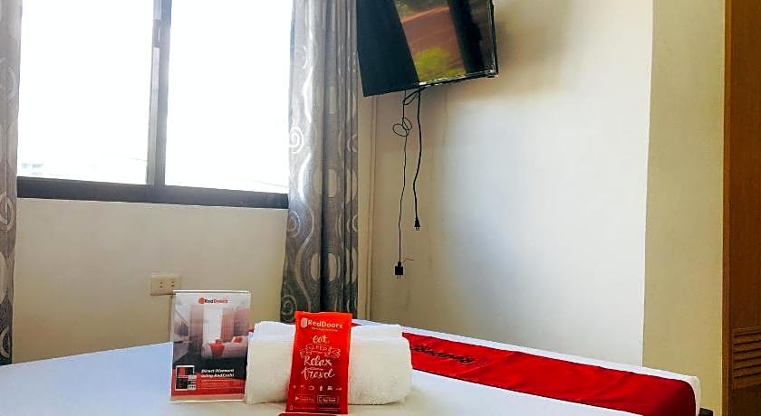 RedDoorz @ El Cuarto SRP Talisay