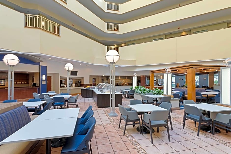 Embassy Suites By Hilton Hotel Tampa-USF/Near Busch Gardens