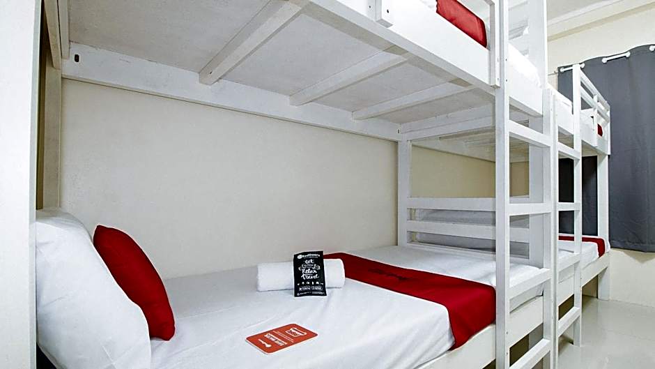 RedDoorz @ Insular Square Mandaue City