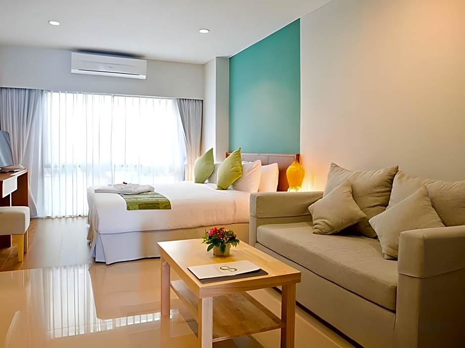 CRYSTAL JADE  RAYONG HOTEL