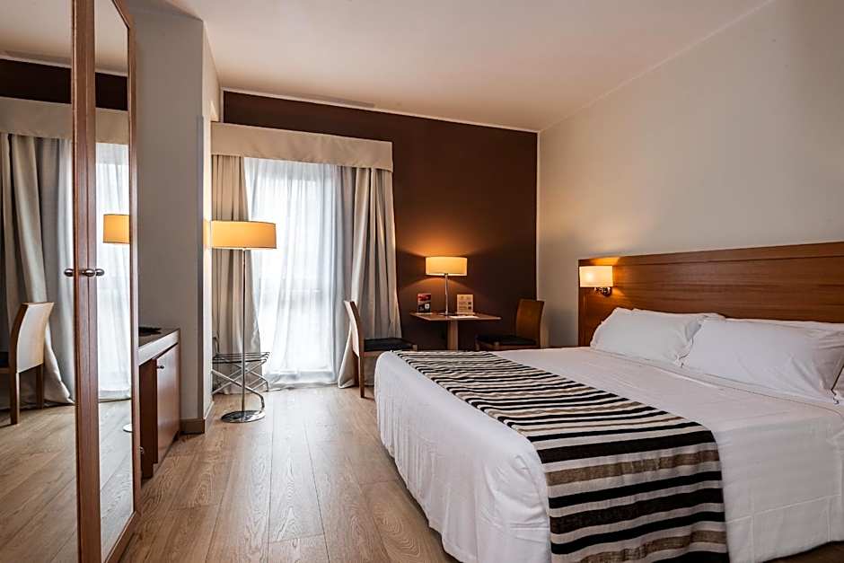 Sardegna Hotel - Suites & Restaurant