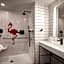 Radisson RED Miami Airport