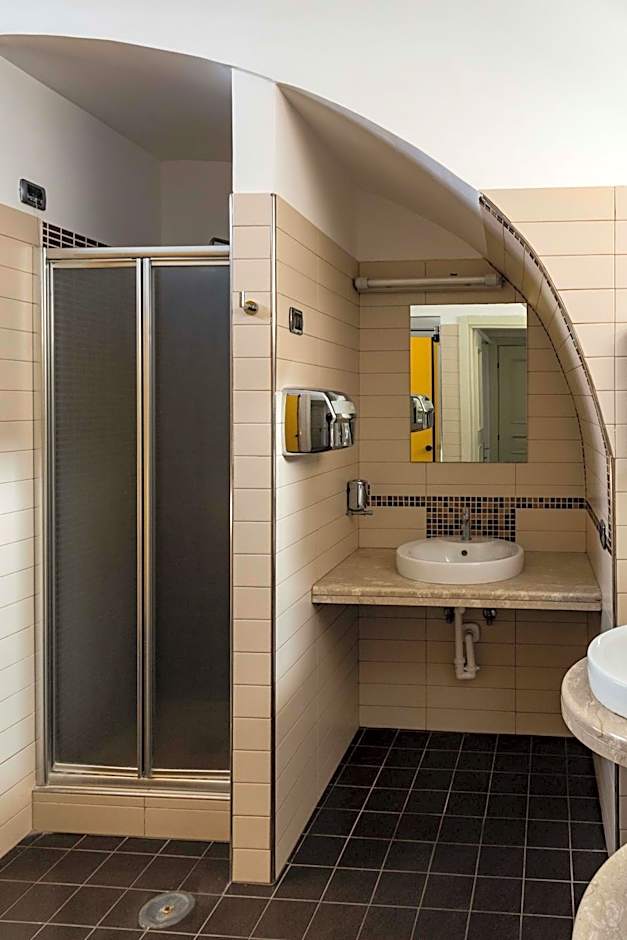 Seven Hostel & Rooms