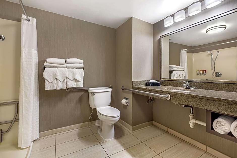 Comfort Inn & Suites Logan International Airport