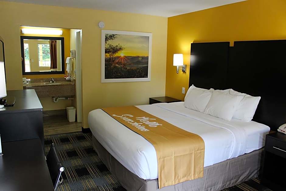 Days Inn by Wyndham Canton
