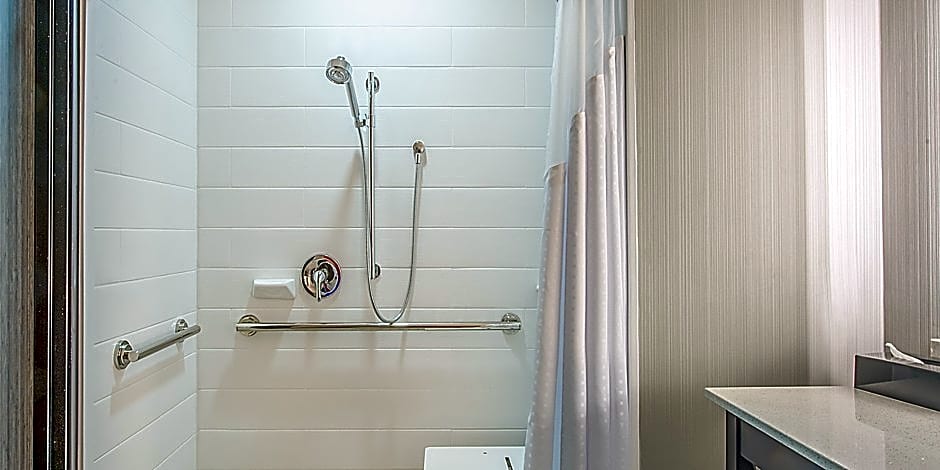 Holiday Inn Express & Suites Shawnee-Kansas City West By IHG