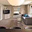 Hilton Chicago/Magnificent Mile Suites