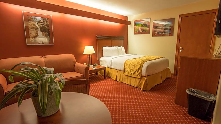 Shepherd Mountain Inn & Suites