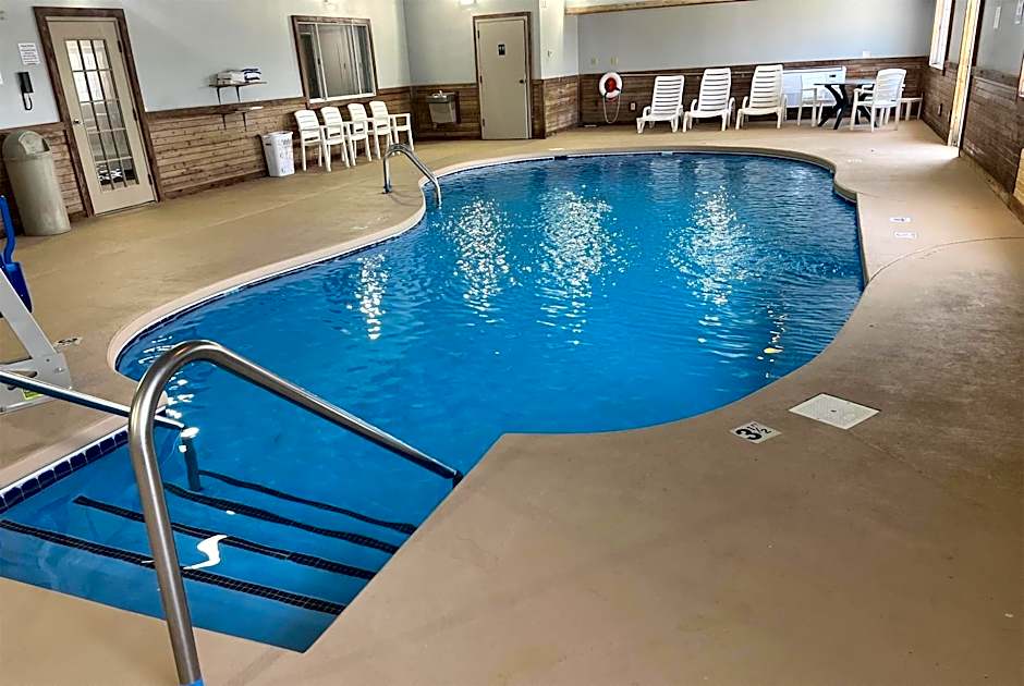 Days Inn & Suites by Wyndham Williamsburg IA North