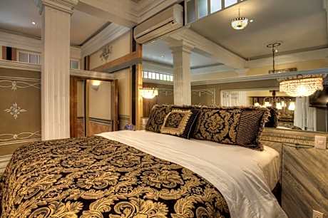 Cortez Suite
