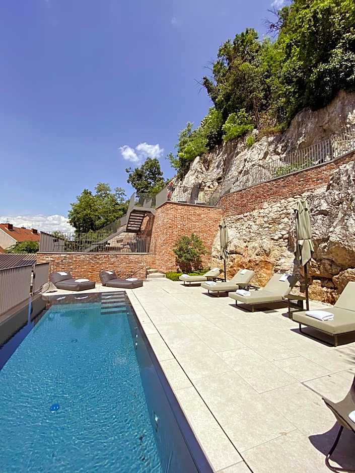 Kai 36 - Hotel zwischen Fels und Fluss