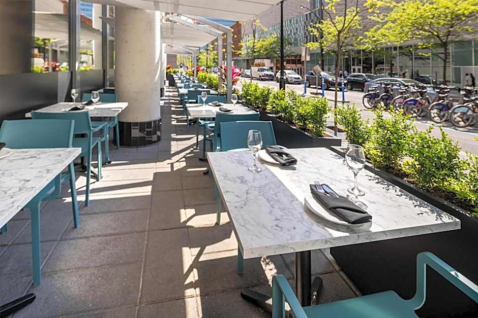 Embassy Suites by Hilton Montreal