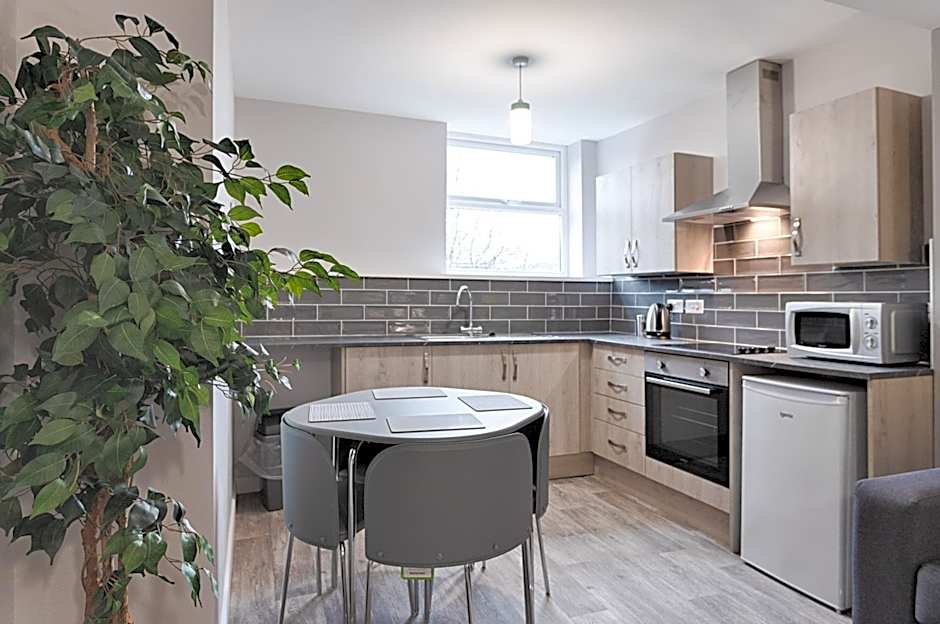 Contractor Base - Kitchen - Parking Included