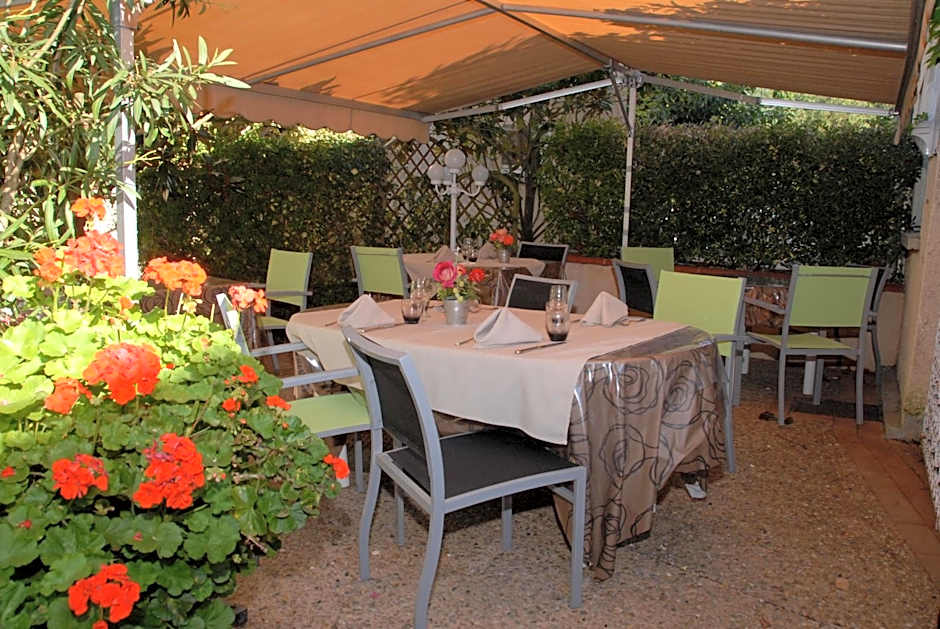 Chez Terrassier - Logis Hôtels - Hotel et Restaurant