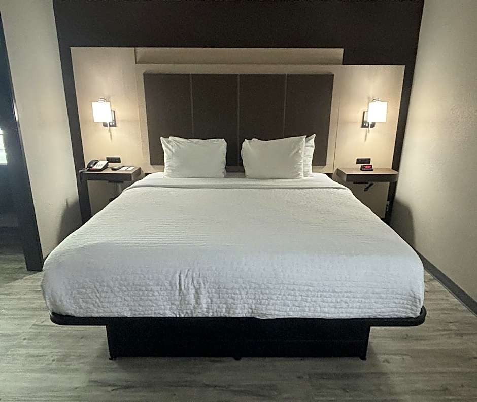 Quality Inn & Suites at Airport Blvd I-65