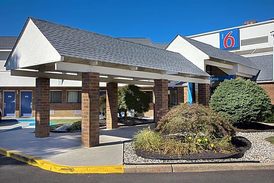 Motel 6 Piscataway