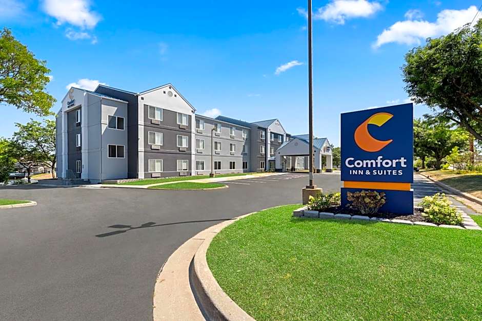 Comfort Inn & Suites Olathe - Kansas City