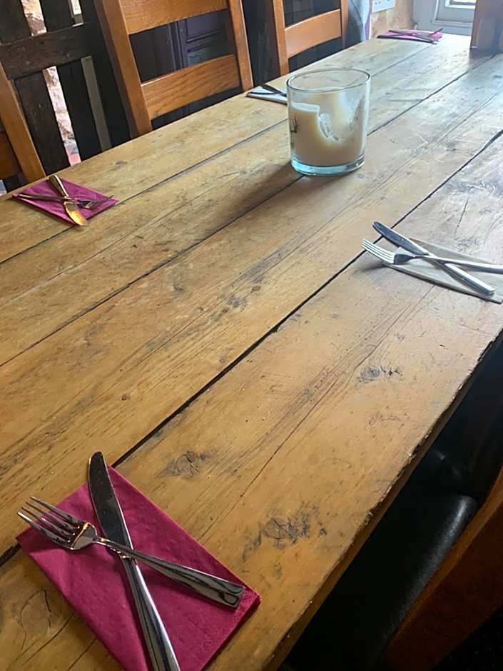 Crosskeys Inn Guest Rooms in Wye Valley