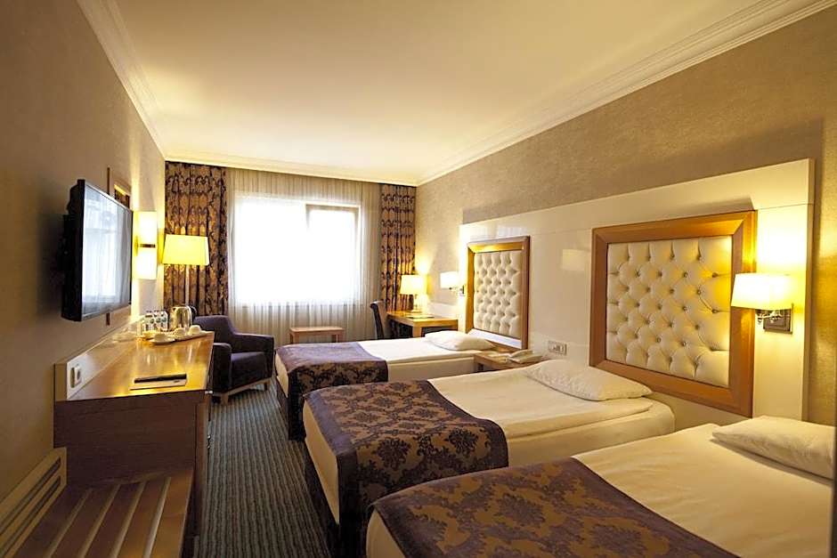 Tugcu Hotel Select
