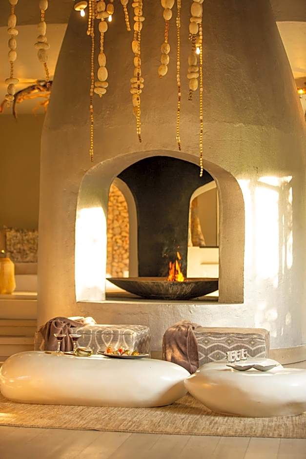 Clifftop Exclusive Safari Hideaway