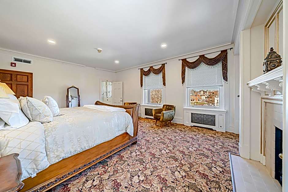 The Grandeur Estate
