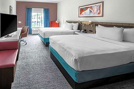 Queen Room with Two Queen Beds with Pool View