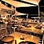 Sun Rocks Boutique Hotel - Caldera View Suites & Sunset Dining Experience