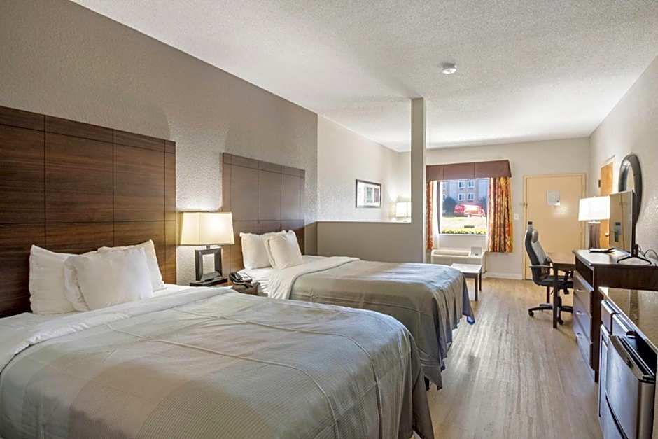 Quality Suites Hickory South