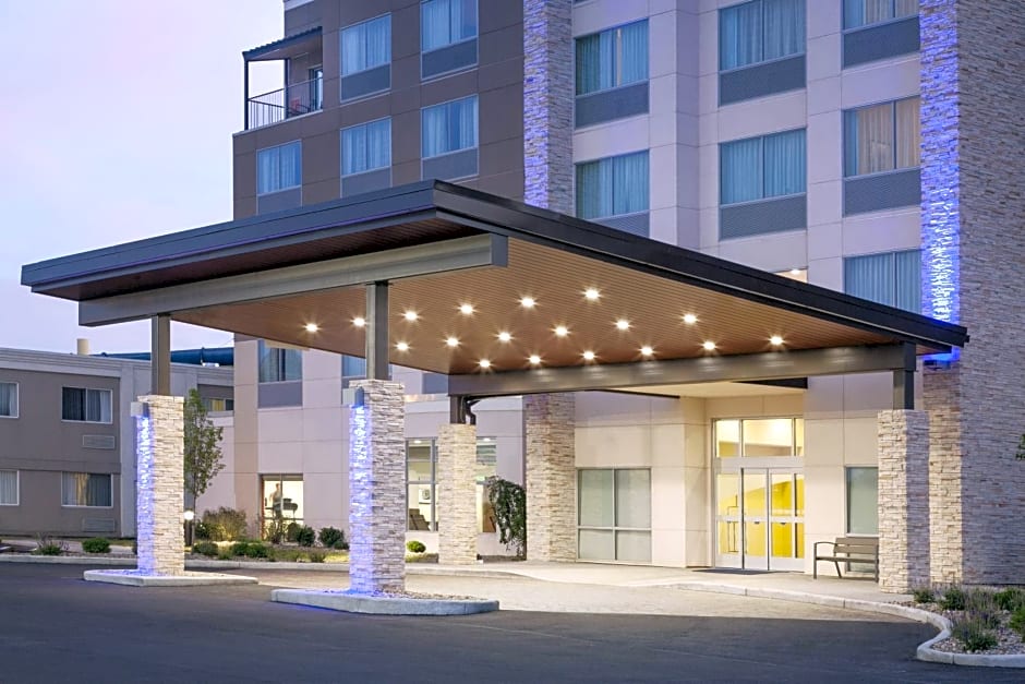 Holiday Inn Express & Suites Sandusky, an IHG Hotel