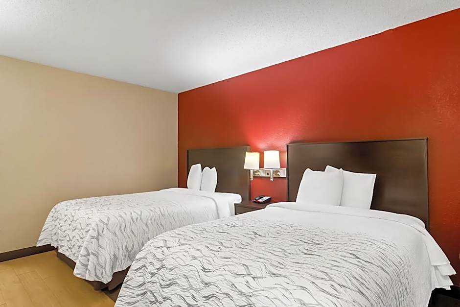 Red Roof PLUS+ Jacksonville - Southpoint