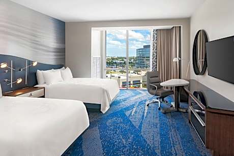 Guest room, 2 Queen (Mobility Accessible w/Tub)