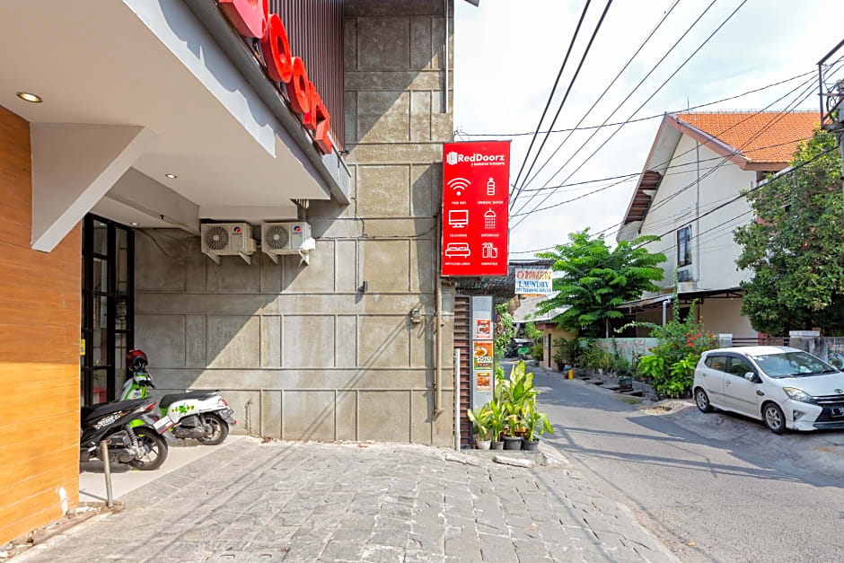 RedDoorz @ Manukan Surabaya