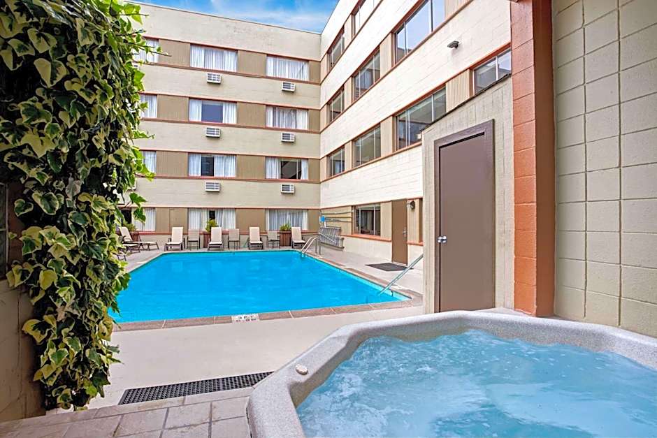 Travelodge by Wyndham Seattle By The Space Needle