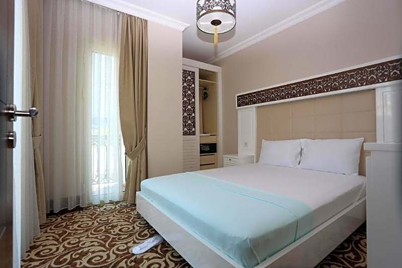 K Suites Hotel