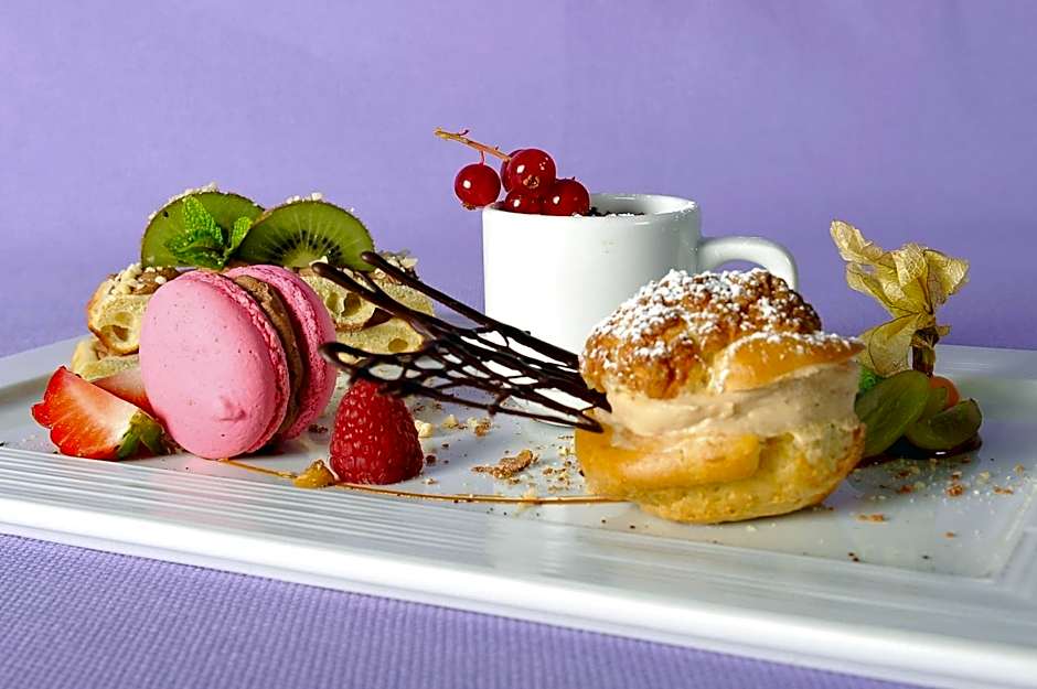 Le Lion d'Or - Logis Hotels - Hotel 2 étoiles et restaurant